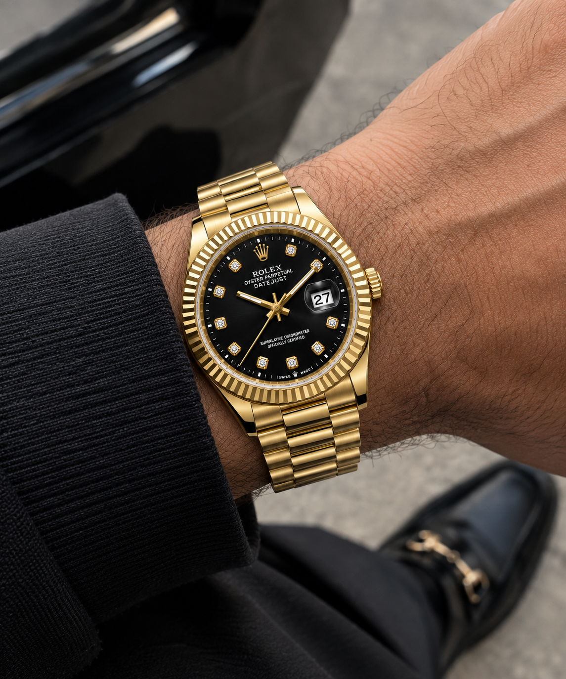 Luxury Gold & Black Diamond Dial Watch – Fluted Bezel